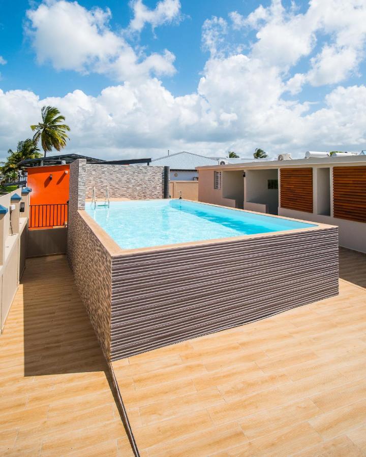 Studio Jacuzzis Et Piscine Au Centre Ville De Port-Louis Luaran gambar